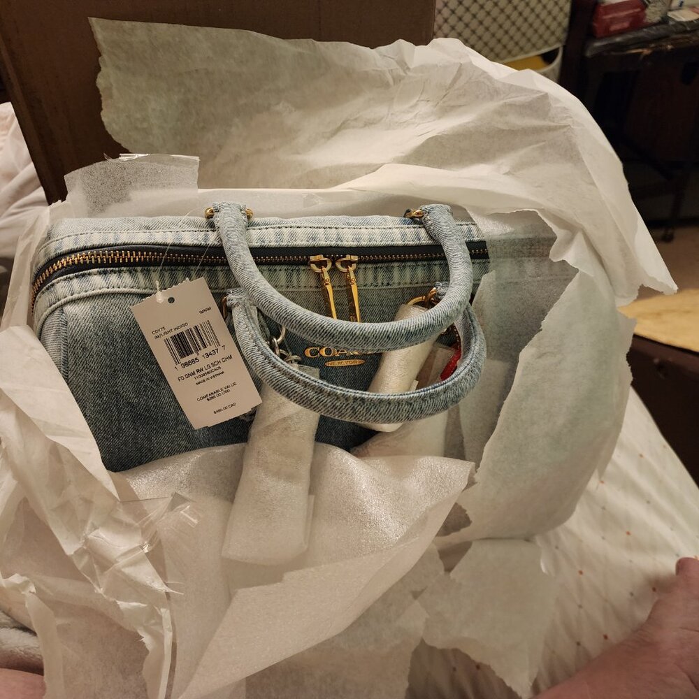 NWT Coach Rowan Large Satchel Bag In Loved Faded Denim With Heart Charms CDY75 - Picture 8 of 8